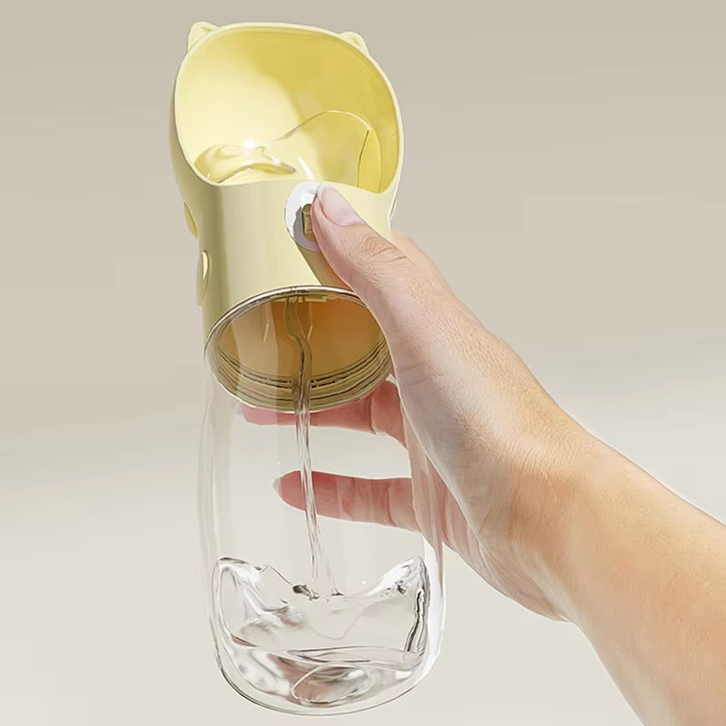 Botella de agua y contenedor de comida para mascotas