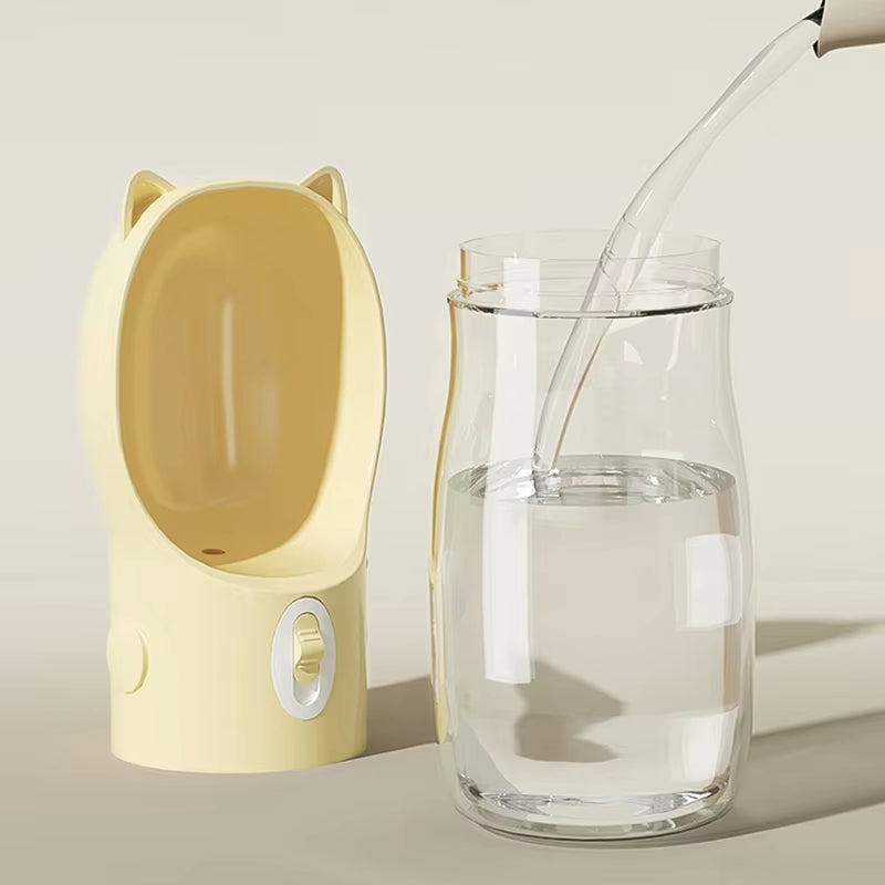 Botella de agua y contenedor de comida para mascotas